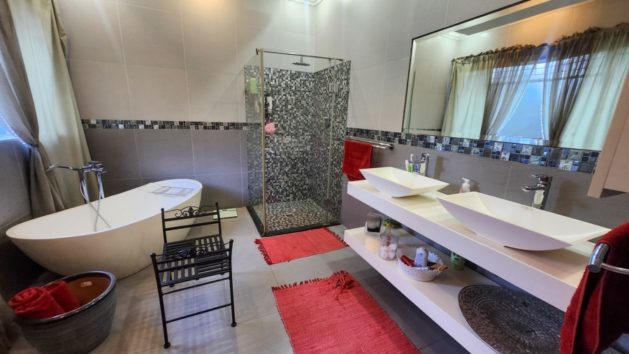 4 Bedroom Property for Sale in Wilkoppies North West